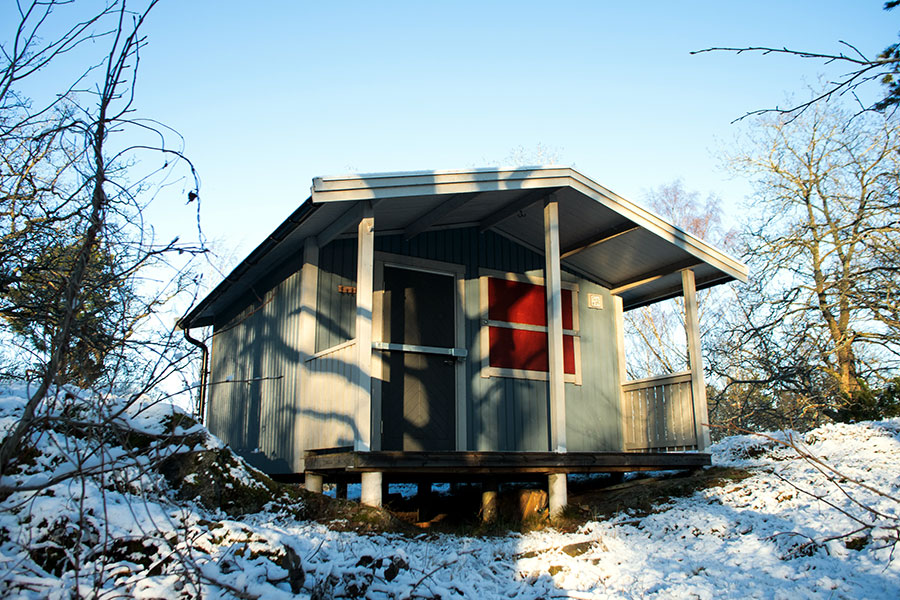 Stuga 19, vinter, Farstanäsets stugförening. Foto: Tomas Wikström