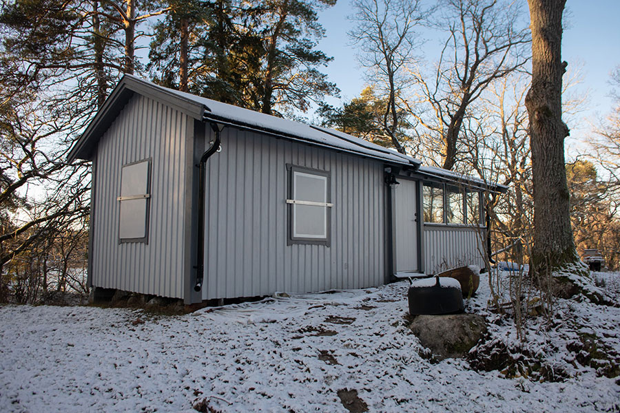 Stuga 16, vinter, Farstanäsets stugförening. Foto: Tomas Wikström