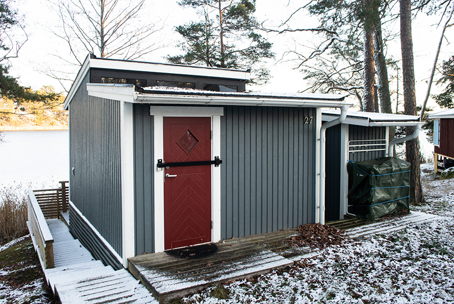 Stuga 27, vinter, Farstanäsets stugförening. Foto: Tomas Wikström