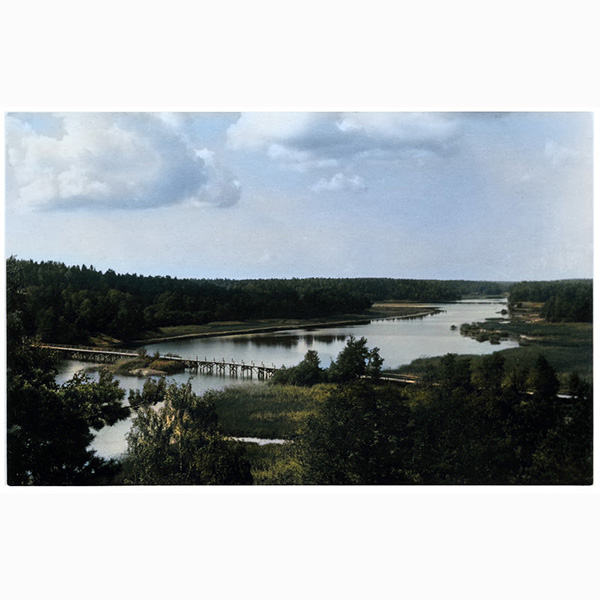 Militärbron vid Farstanäset, 1940. Kolorerad bild. Taget vid Villa Sommargården. Foto: Okänd